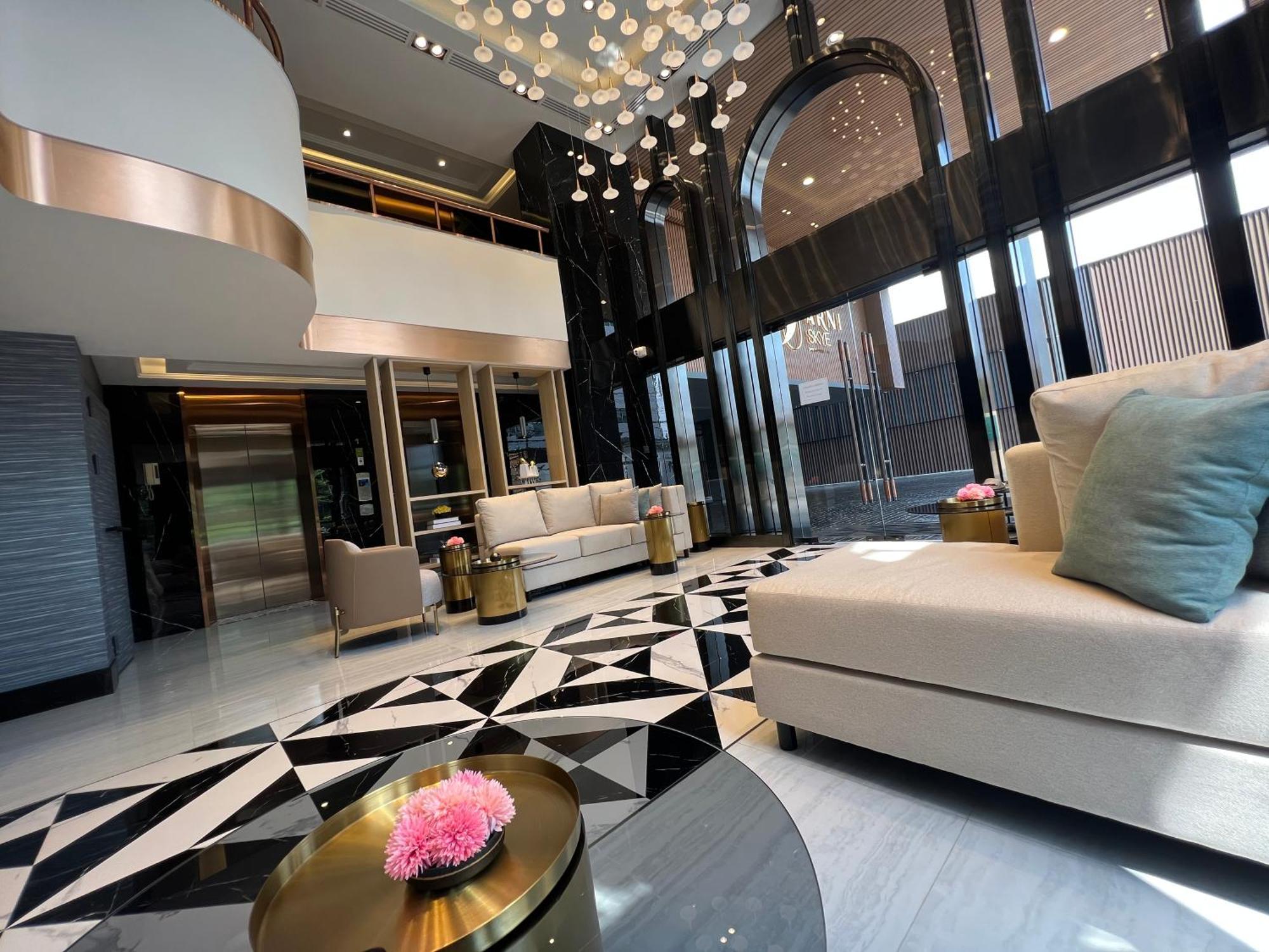 Arni Skye Hotel กรุงเทพมหานคร ภายนอก รูปภาพ