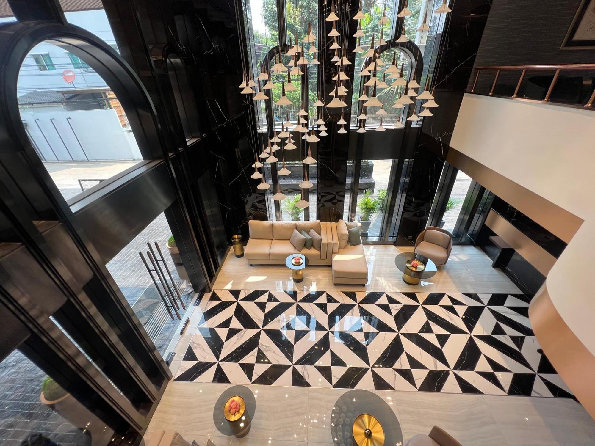 Arni Skye Hotel กรุงเทพมหานคร ภายนอก รูปภาพ