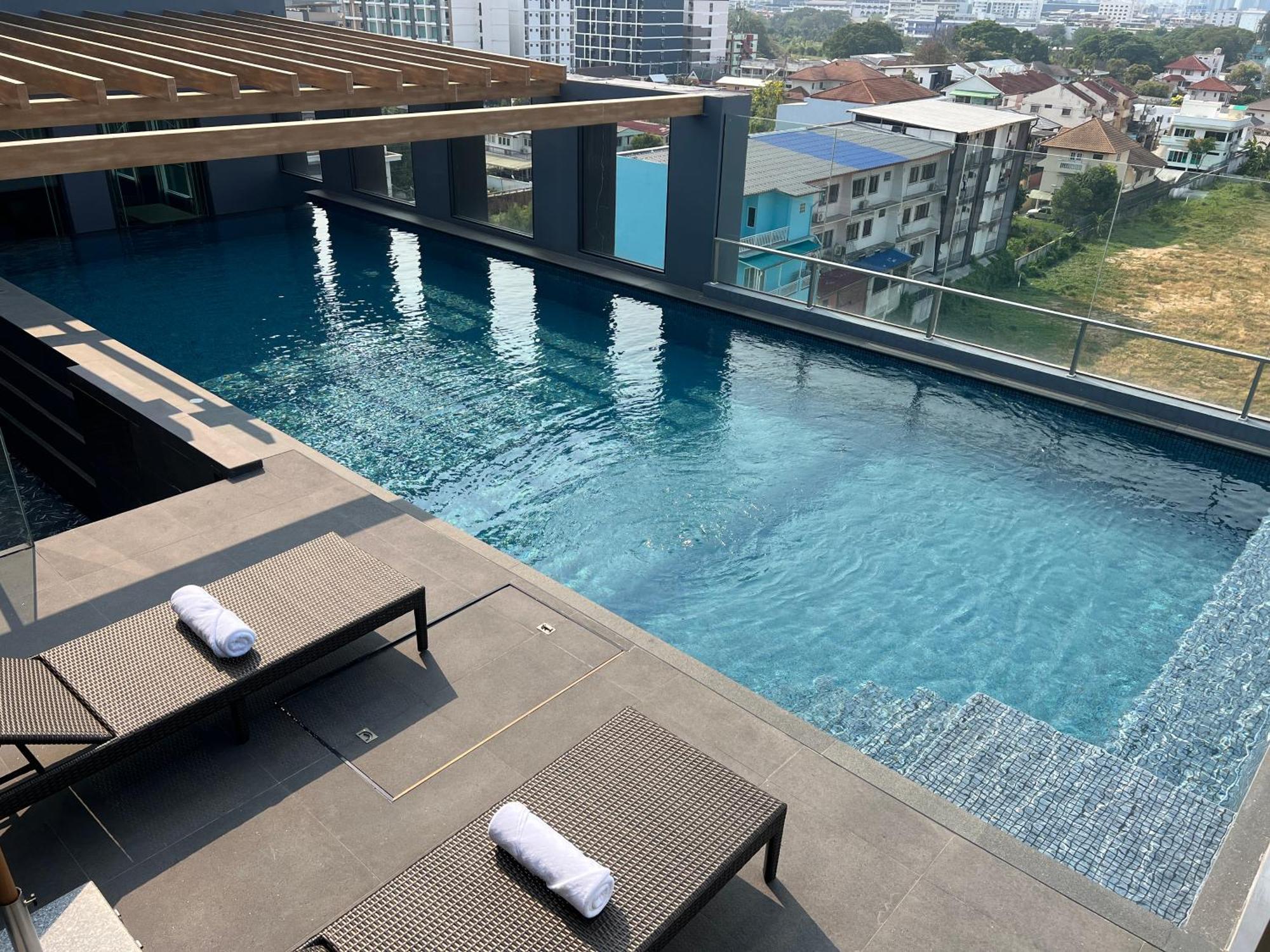 Arni Skye Hotel กรุงเทพมหานคร ภายนอก รูปภาพ