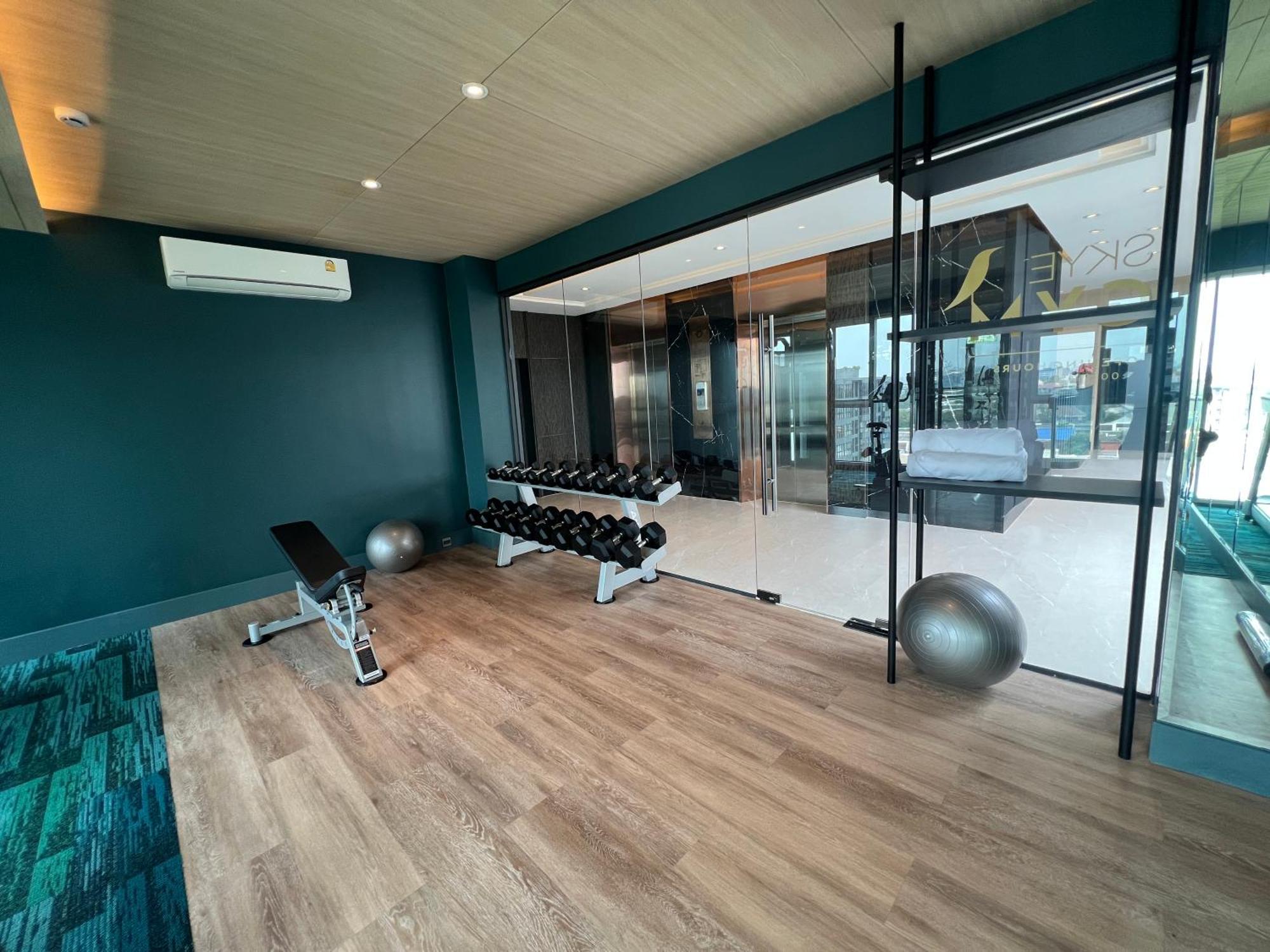 Arni Skye Hotel กรุงเทพมหานคร ภายนอก รูปภาพ