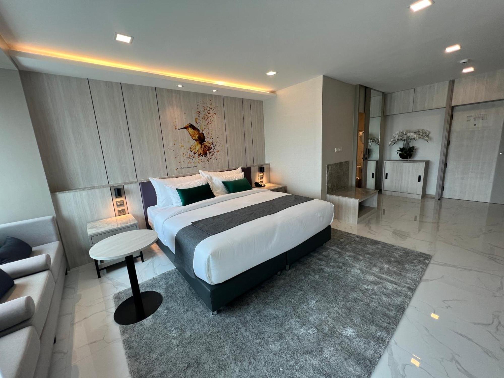 Arni Skye Hotel กรุงเทพมหานคร ภายนอก รูปภาพ